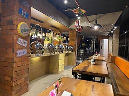 Aqua Frontier Hotel and Restaurant