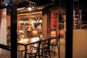 Aqua Frontier Hotel and Restaurant