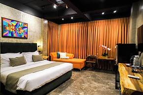 Aqua Frontier Hotel and Restaurant