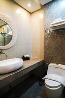 Aqua Frontier Hotel and Restaurant