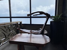 Aqua Frontier Hotel and Restaurant