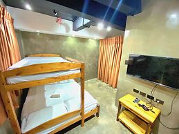 Aqua Frontier Hotel and Restaurant