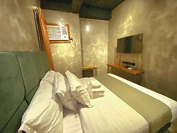 Aqua Frontier Hotel and Restaurant