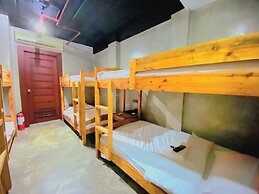 Aqua Frontier Hotel and Restaurant