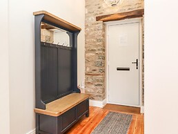 Adas Hideaway