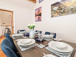 Adas Hideaway