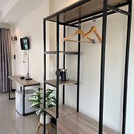 Ivory House Sriracha