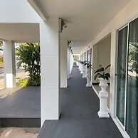 Ivory House Sriracha