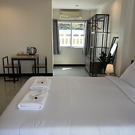 Ivory House Sriracha