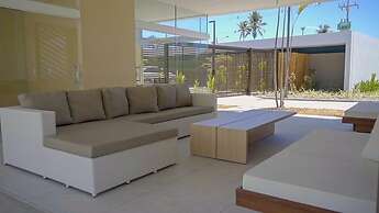 Mana & Makia Slin Muro Alto