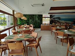 Mana & Makia Slin Muro Alto