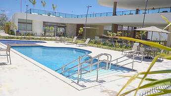 Mana & Makia Slin Muro Alto