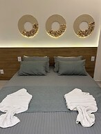 Mana & Makia Slin Muro Alto