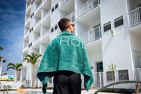 Mint House St. Petersburg - Downtown