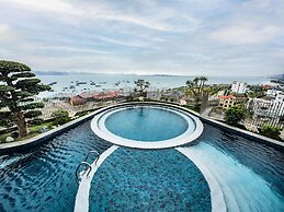 Radisson Blu Hotel, Ha Long Bay