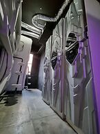 MET A Space Pod Phrom Phong