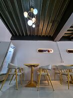 MET A Space Pod Phrom Phong