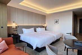 Tiad, Autograph Collection