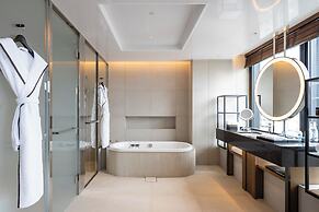 Tiad, Autograph Collection