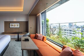 Tiad, Autograph Collection