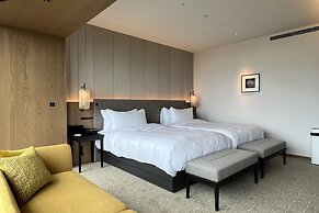 Tiad, Autograph Collection