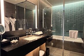 Tiad, Autograph Collection