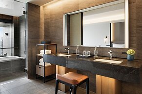 Tiad, Autograph Collection