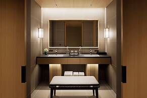 Tiad, Autograph Collection