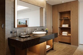 Tiad, Autograph Collection