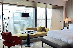 Tiad, Autograph Collection