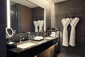 Tiad, Autograph Collection