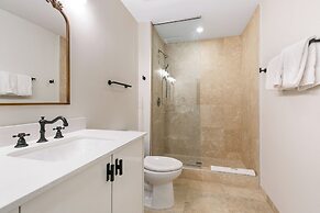 Exquisite 4 Bedroom Luxury Condo - Just Steps from the French Quarter