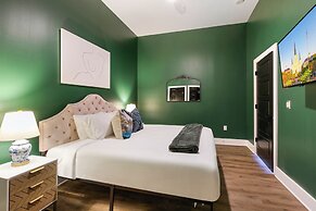 Exquisite 4 Bedroom Luxury Condo - Just Steps from the French Quarter