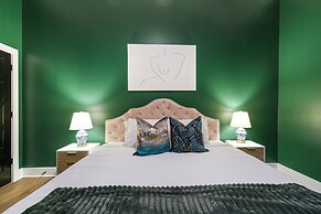 Exquisite 4 Bedroom Luxury Condo - Just Steps from the French Quarter