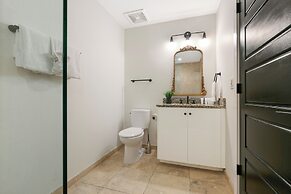 Exquisite 4 Bedroom Luxury Condo - Just Steps from the French Quarter