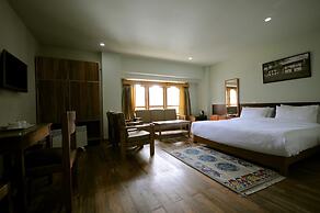 Hotel Amodhara