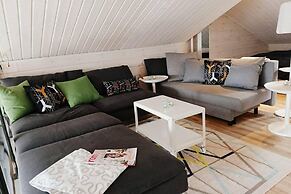 Large 8-9-bed Central Ski Innout House in Hemavan