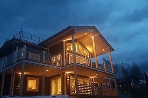 Large 8-9-bed Central Ski Innout House in Hemavan