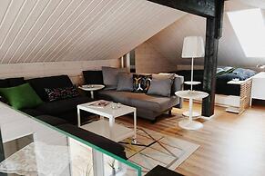 Large 8-9-bed Central Ski Innout House in Hemavan