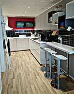 Large 8-9-bed Central Ski Innout House in Hemavan