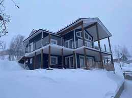 Large 8-9-bed Central Ski Innout House in Hemavan