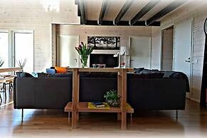 Large 8-9-bed Central Ski Innout House in Hemavan