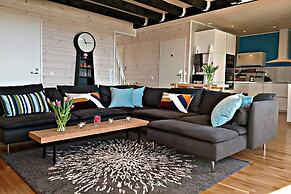 Large 8-9-bed Central Ski Innout House in Hemavan