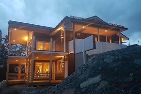 Large 8-9-bed Central Ski Innout House in Hemavan