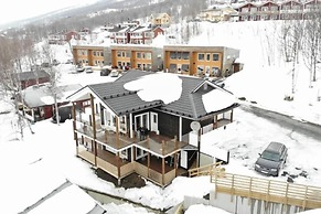 Large 8-9-bed Central Ski Innout House in Hemavan