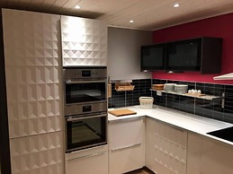 Large 8-9-bed Central Ski Innout House in Hemavan