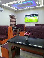 MITOS LUXURY SUITES -BODE THOMAS