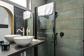 Helios Boutique Suites by La Finca Hotel