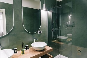 Four - Acanfora Suites