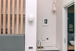 Four - Acanfora Suites